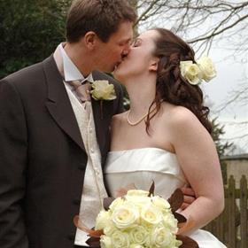 fwthumb1.Liz & Groom.jpg
